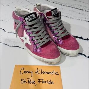 Golden Goose Mid Star
Unicorns! Size 36. (Woman 6)